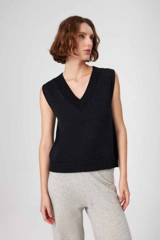 Anthracite V-Neck Knit Women's Sweater Vest 