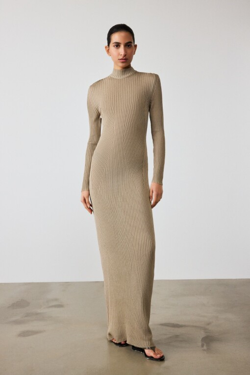 Beige Ribbed Long-Sleeve Back-Open Dress 