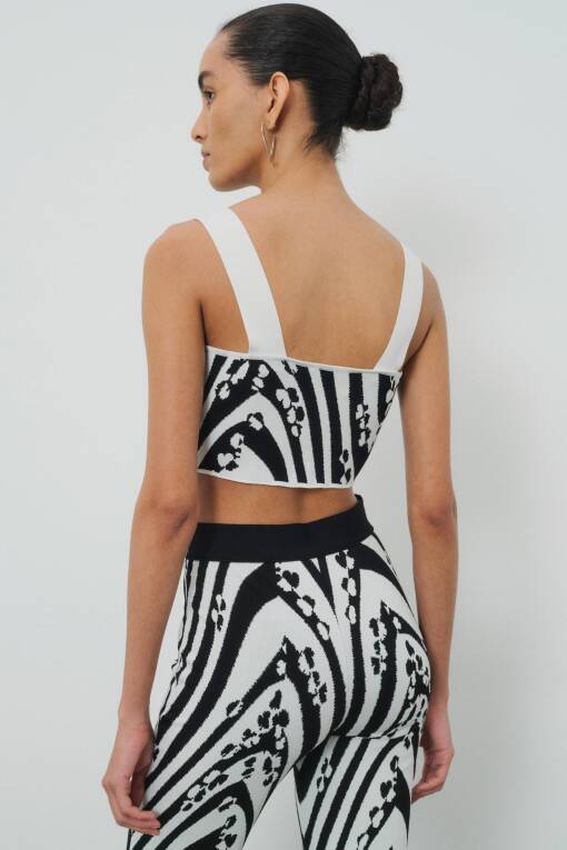 Black and White Patterned Crop Top - 3