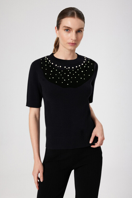 Black Embellished Collar Knit Women's Sweater 