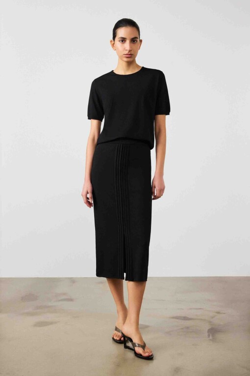 Black Ribbed Front Slit Midi Skirt 