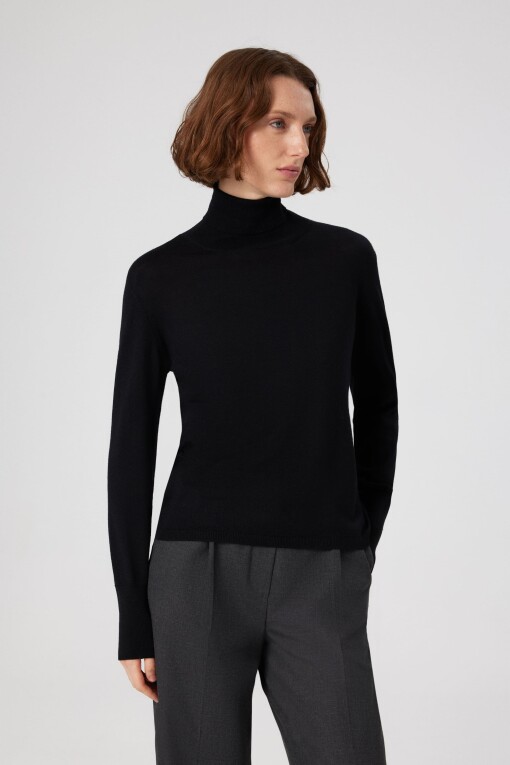 Black Turtleneck Long Sleeve Women's Sweater 