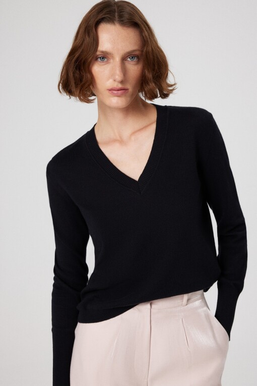 Black V-Neck Long Sleeve Women's Sweater 