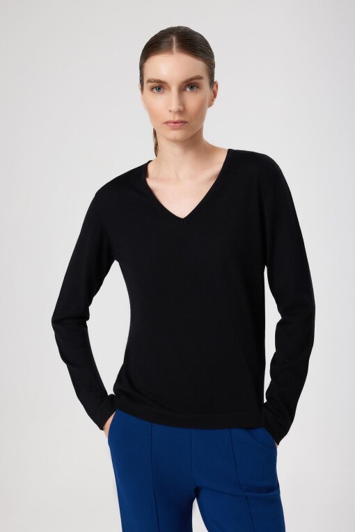 Black V-Neck Long Sleeve Women's Sweater 