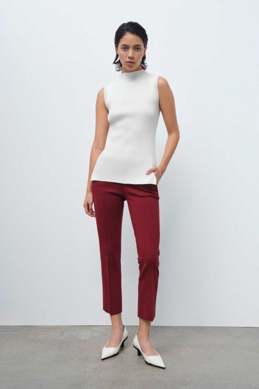 Burgundy Pocket Detail Cropped Women's Pants 