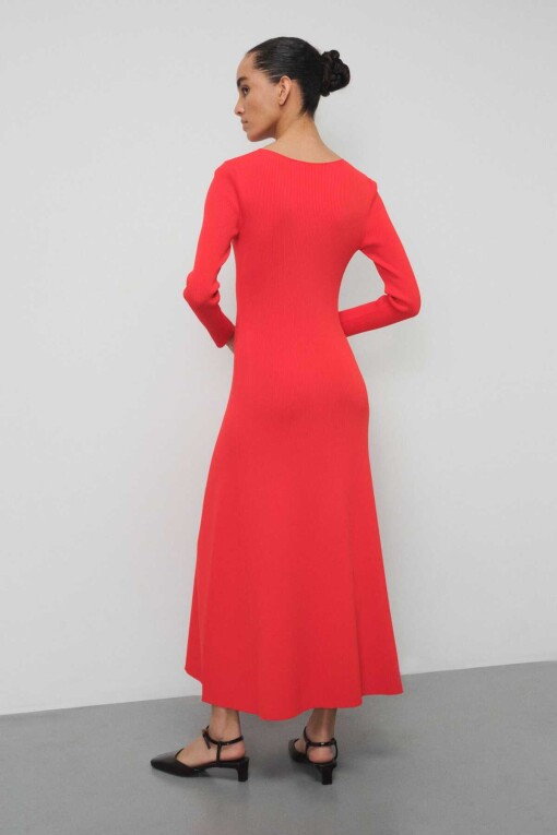 Çapraz Dekolte Detaylı Kırmızı Uzun Triko Elbise - 3