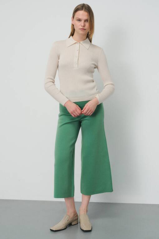Crop Pants in Green - 1