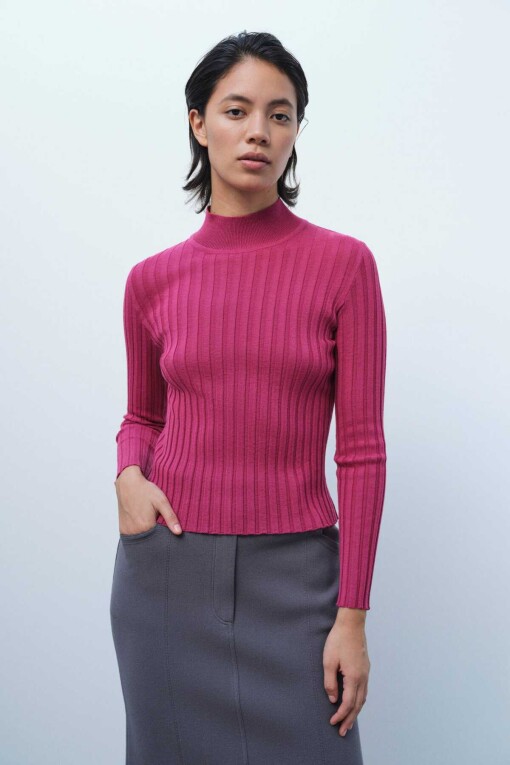 Dried Rose Color Pullover with Half Turtleneck - 2