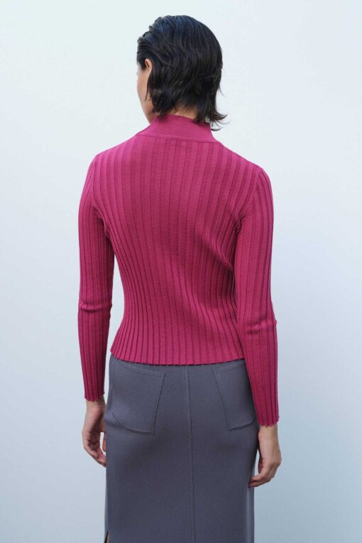Dried Rose Color Pullover with Half Turtleneck - 4