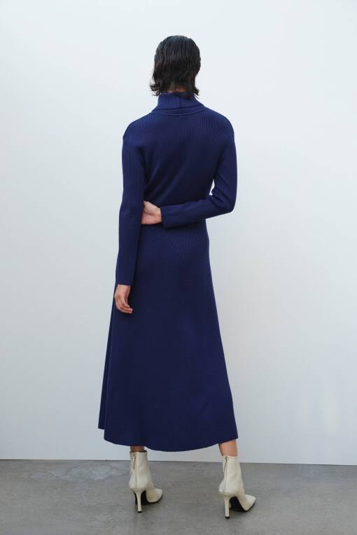 Boğazlı Mavi Triko Elbise - 2