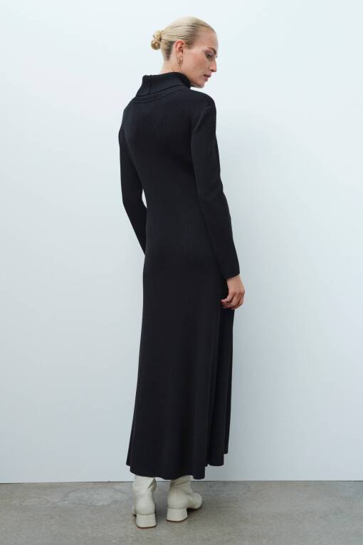 Boğazlı Siyah Triko Elbise - 5
