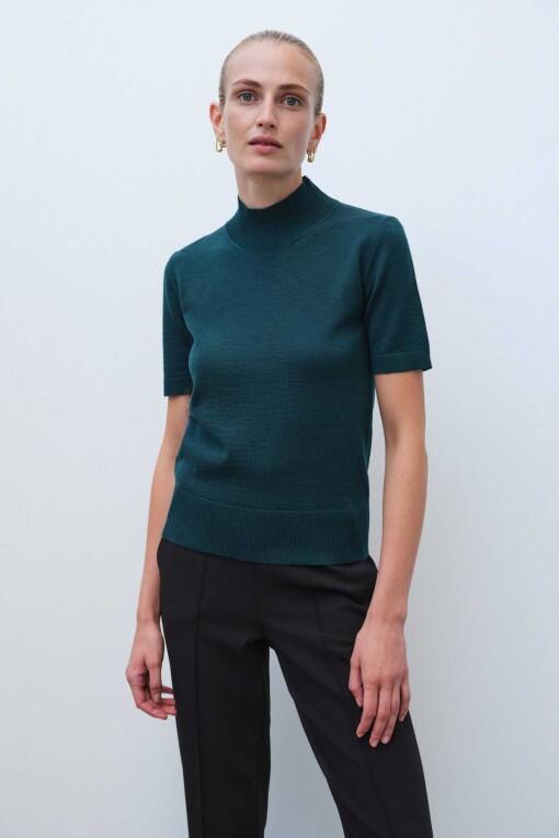 Green Half Turtleneck Women's Sweater 