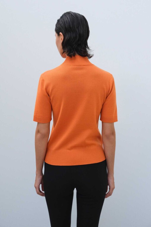 Half Turtleneck Orange Sweater - 4