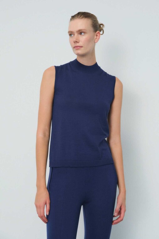 Indigo Half Turtleneck Sleeveless Knit Blouse 