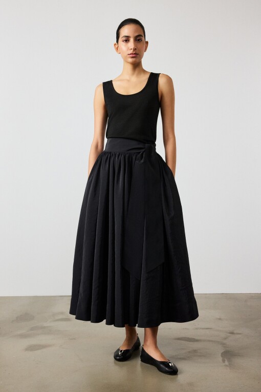 Isabella Elastic Waist Black Flared Skirt 