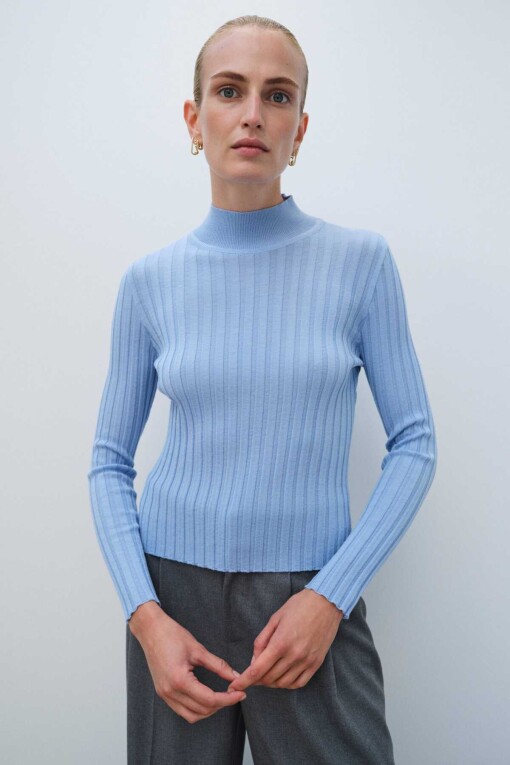 Light Blue Half Turtleneck Women's Sweater 