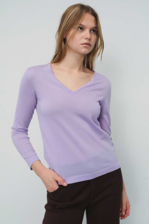 Lilac Long Sleeve V-Neck Women's Sweater 