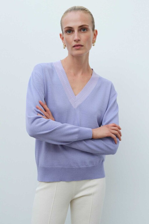 Lilac V Neck Women’s Sweater 