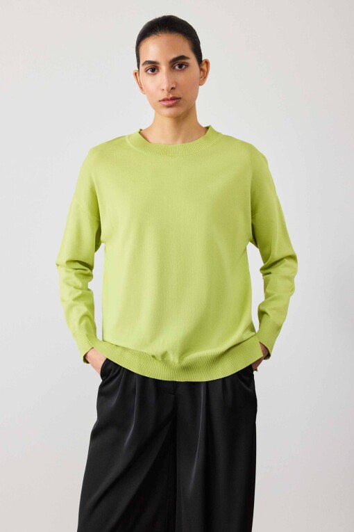 Lime Round Neck Long-Sleeve Women's Sweater 