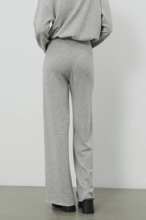Loose Fitted Gray Pants - 3