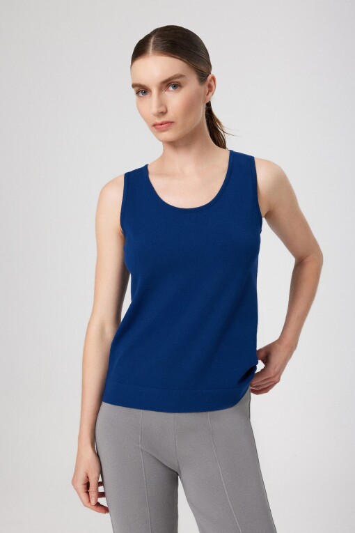 Navy Round Neck Sleeveless Women's Tank Top 