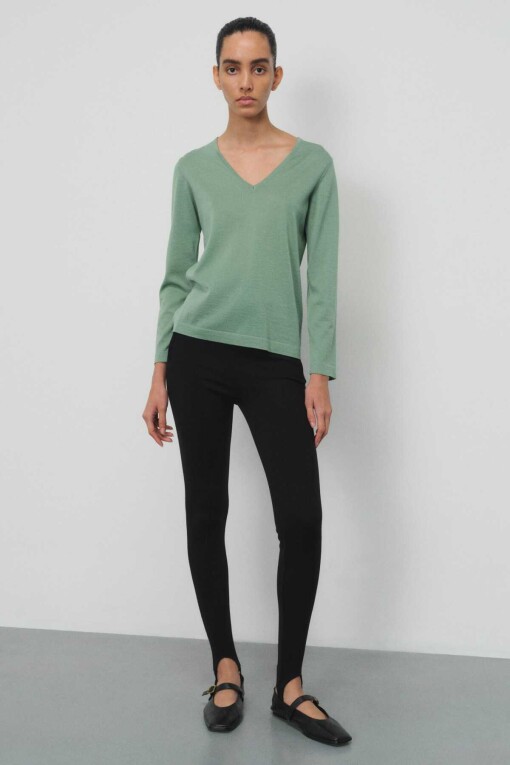 Olive Green Long Sleeve V-Neck Sweater 