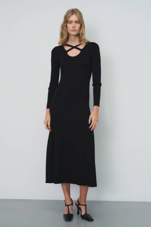 Black Long Knitwear Dress with Collar Detail - 1
