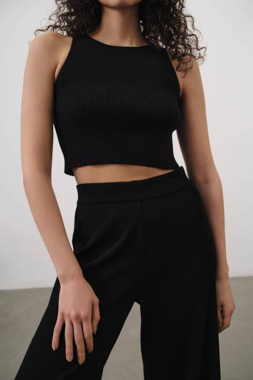 Black CropTop - 2