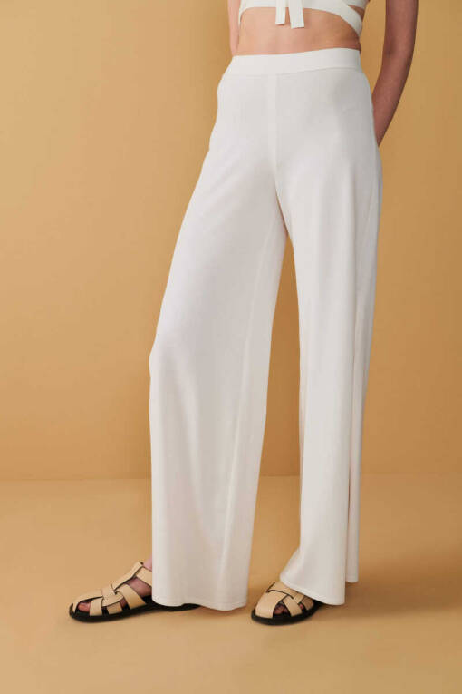 Knitwear Trousers with Off White Slit Detail - 3
