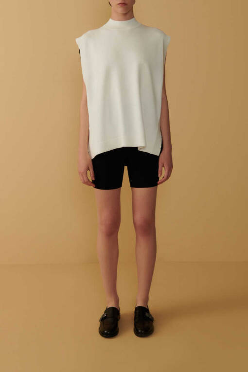 Off White Black Double Color Sleeveless Sweater - 4
