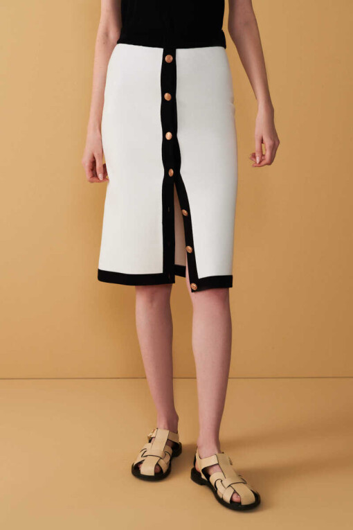 Off White Front Button Knitwear Skirt 