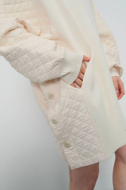 Off White Quilted Detail Turtleneck Poncho - 4