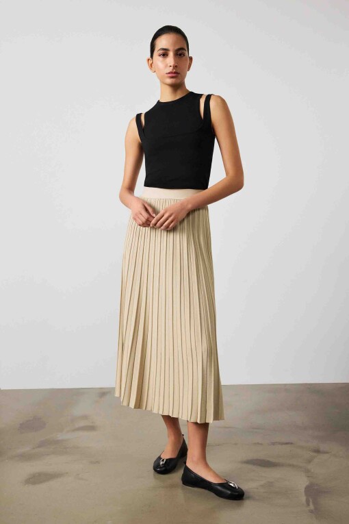 Pleated Beige Tricot Skirt 