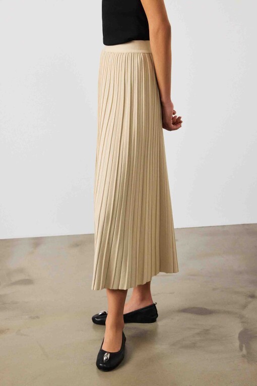 Pleated Beige Tricot Skirt - 4