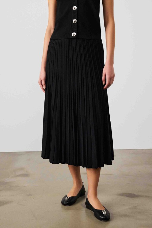 Pleated Black Sweater Skirt - 2