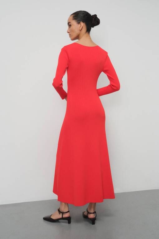 Red Long Knitwear Dress with Collar Detail - 3