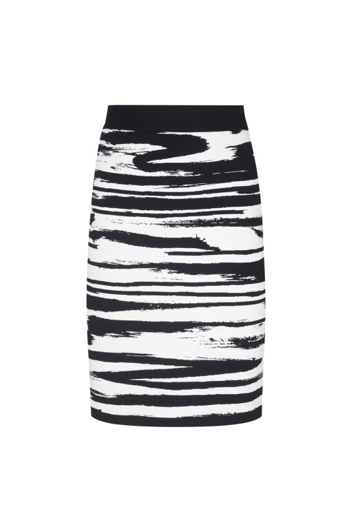 Short Skirt in Black and Ecru - 4