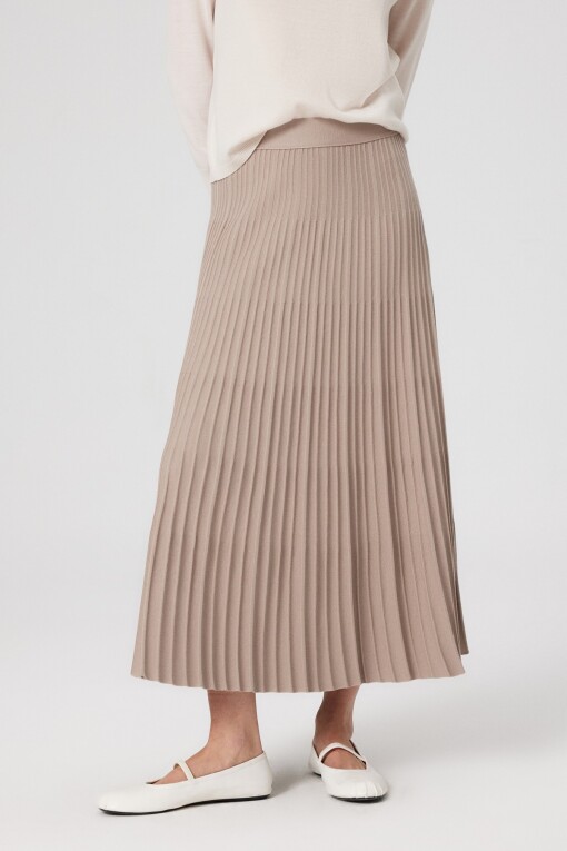 Stone Pleated High-Waisted Long Skirt 