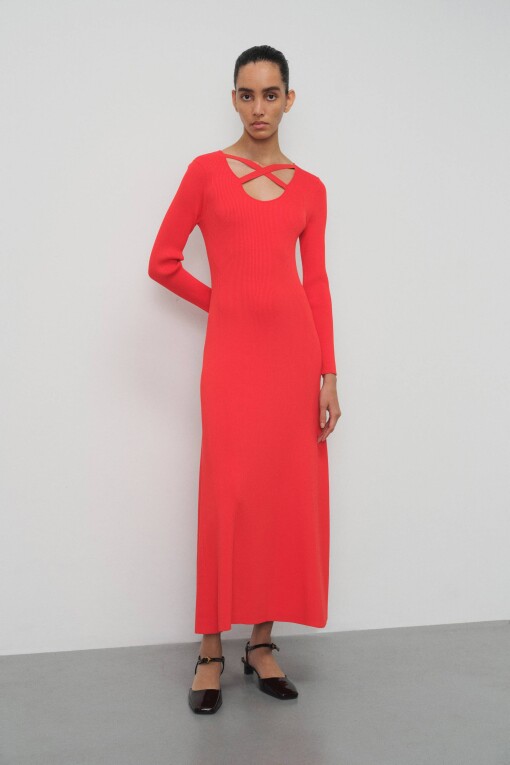 Red Long Knitwear Dress with Collar Detail 