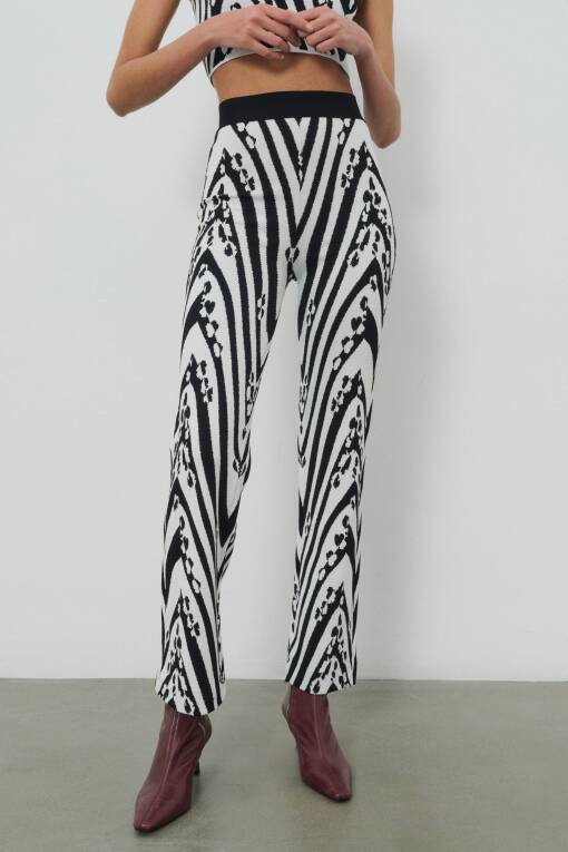 Siyah Beyaz Desenli Pantolon - 2